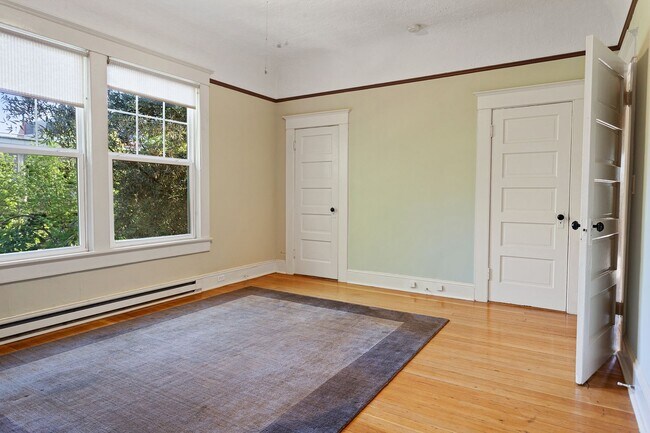 Building Photo - 2129NW