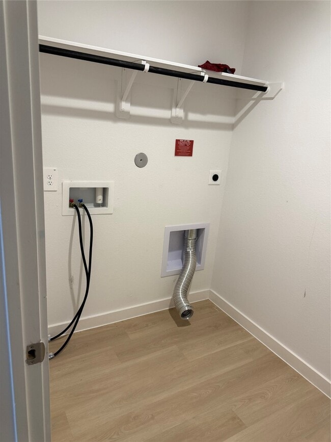 Building Photo - 1543 Merulana Lane