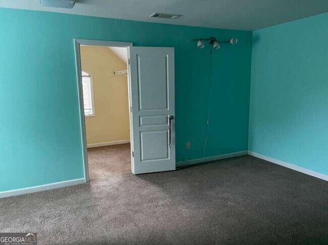 Building Photo - 5645 Princeton Run Trail