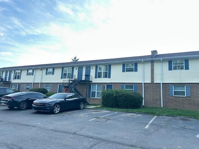 Primary Photo - 2075 Clingan Dr NW