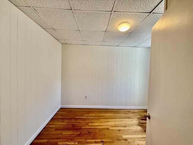 Building Photo - 724 Cambridge St