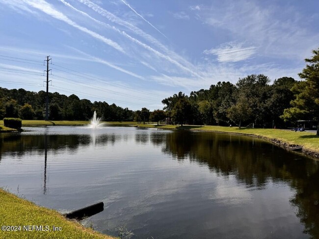 Building Photo - 10550 Baymeadows Rd