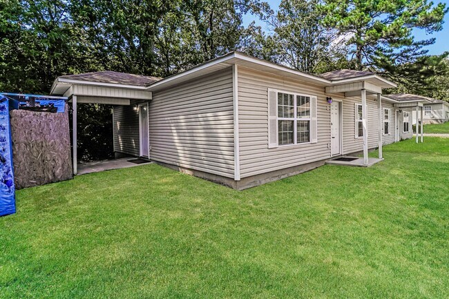 Building Photo - 3909 Tates Mill Rd