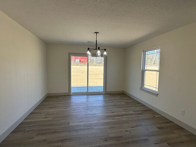 Building Photo - BRAND NEW 3 Bed 2 Bath in WAYNESVILLE - FOR RENT