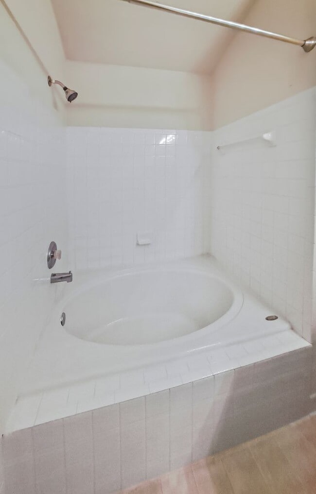 Building Photo - 3074 Esser Pl