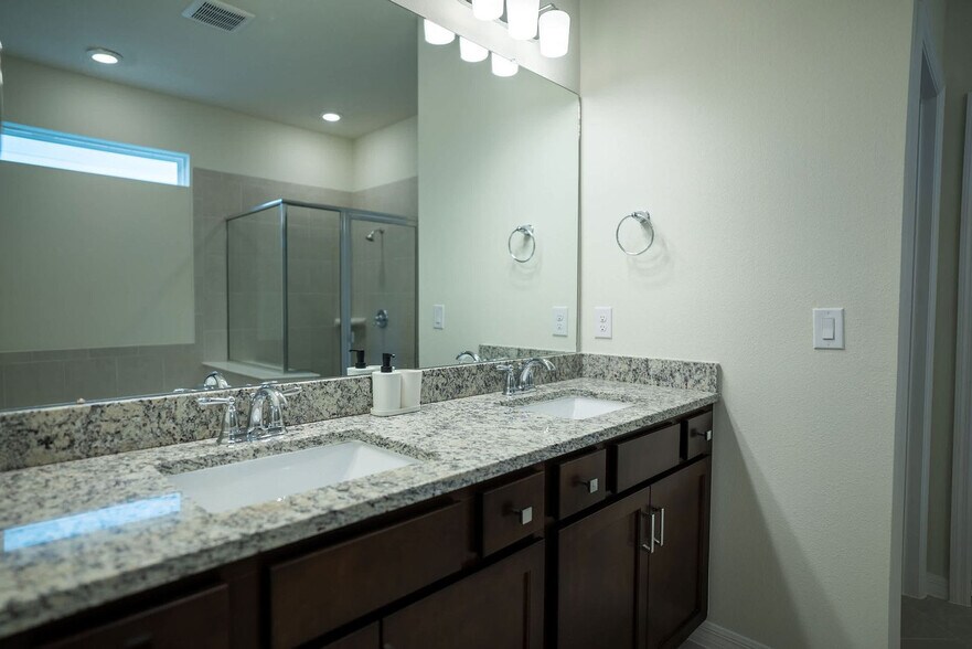 Building Photo - 16372 St Kitts Cir