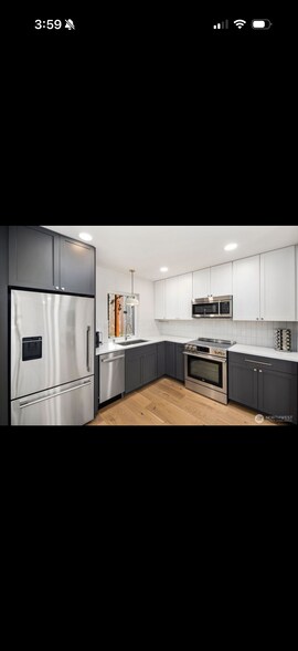 Building Photo - 4028 5th Ave NE