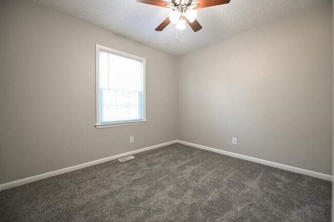 Building Photo - 847 Durwood Dr