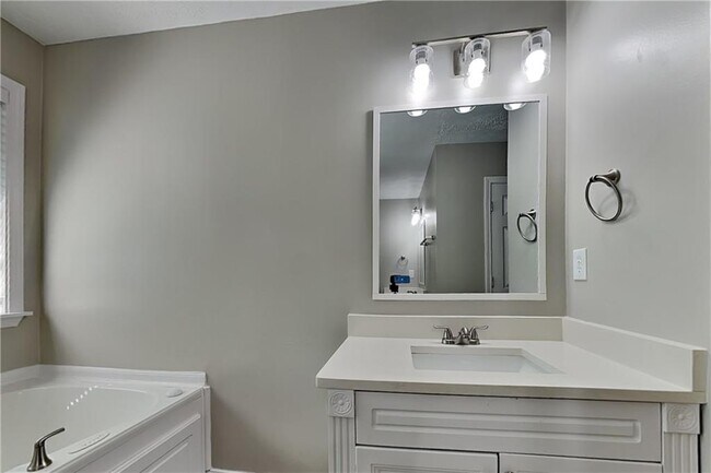 Building Photo - 353 Wildwood Ct