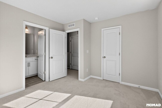 Building Photo - 516 Light Oak Wy