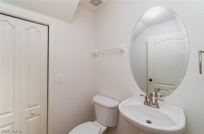 Building Photo - 9430 Ivy Brook Run
