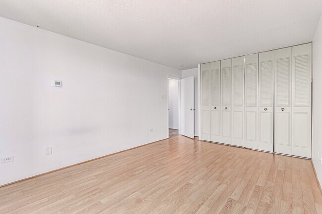 Building Photo - Three Bed / Two bath at the Cherry Creek P...