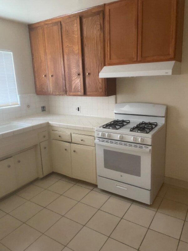 Building Photo - 918 W Huntington Dr