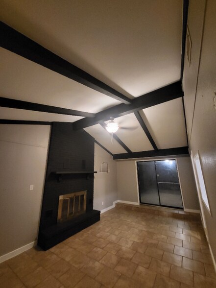 Building Photo - 214 Early Way Dr