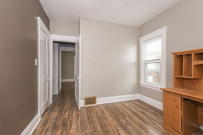 Building Photo - 1466 Hopkins Ave