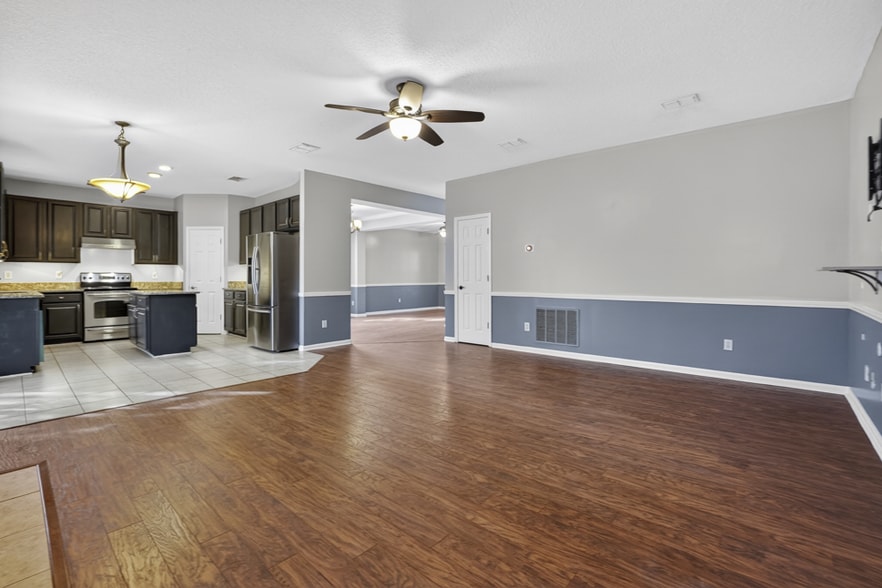 Building Photo - 1601 Majestic View Ln