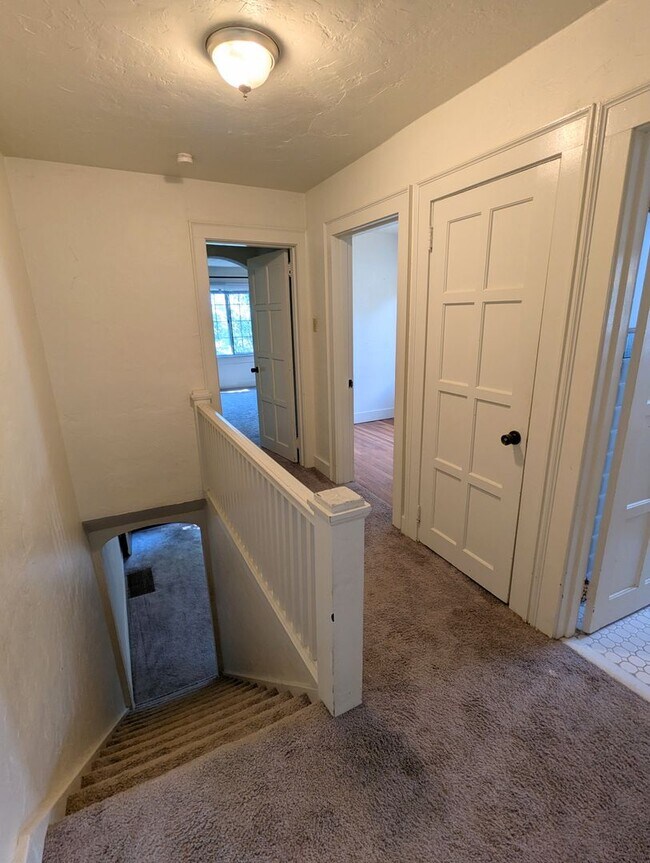 Building Photo - 2 Bedroom 1.5 Bathroom Single Family Home ...