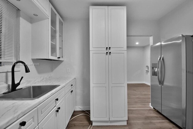 Building Photo - 547 NW 49th St