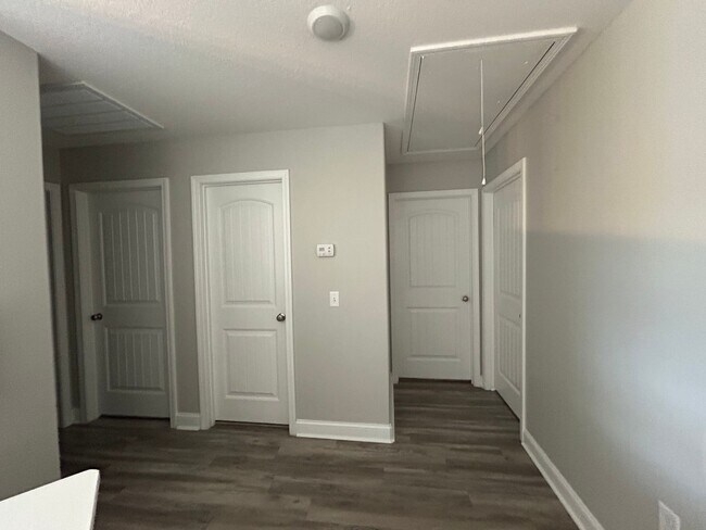 Building Photo - 287 Waystation