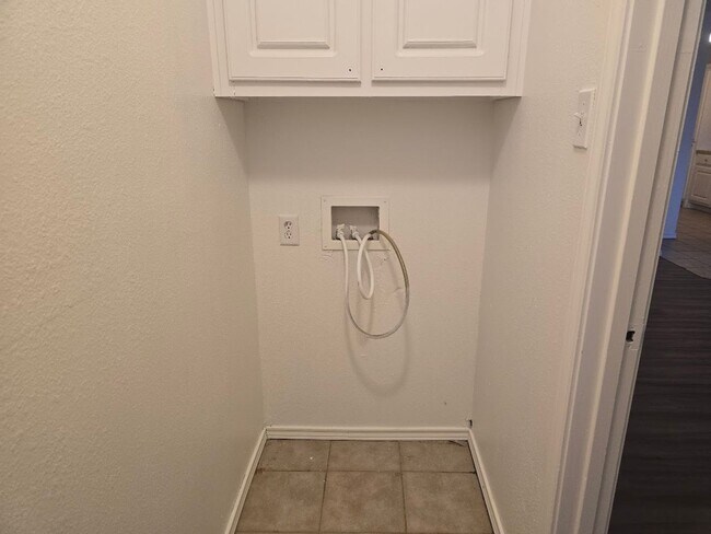 Building Photo - Updated and available now!