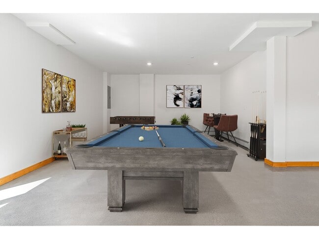 Building Photo - Beautiful Home on 10 Actre