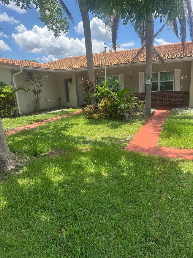 Building Photo - 4084 Coral Springs Dr