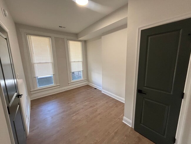 Building Photo - Newly Renovated 4BR/2BA Family Home in Win...