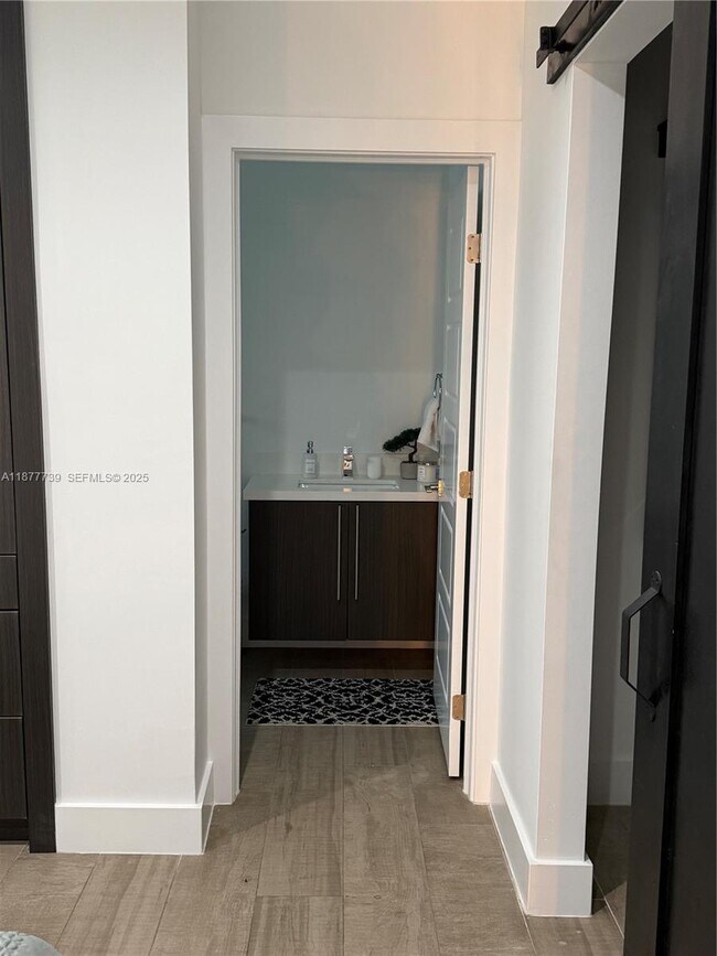 Building Photo - 3231 Salzedo St