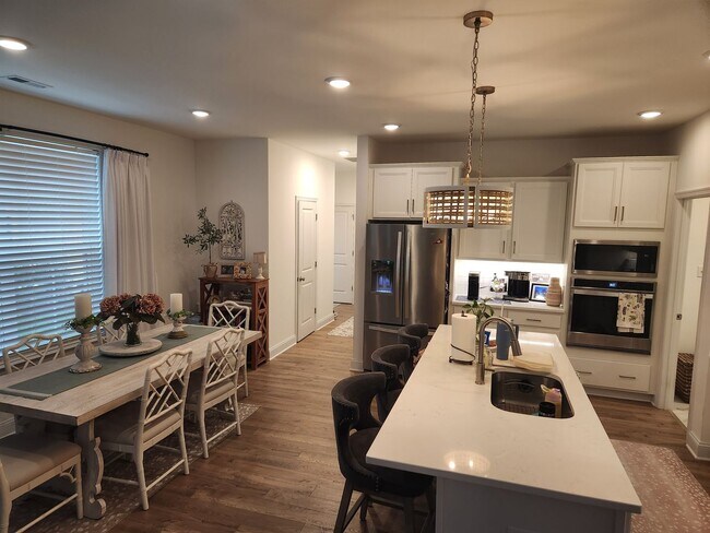 Building Photo - Midlothian-3 Bed 2.5 Bath Townhouse