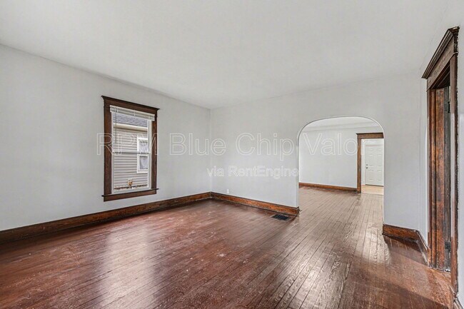 Building Photo - 2009 Linden Ave