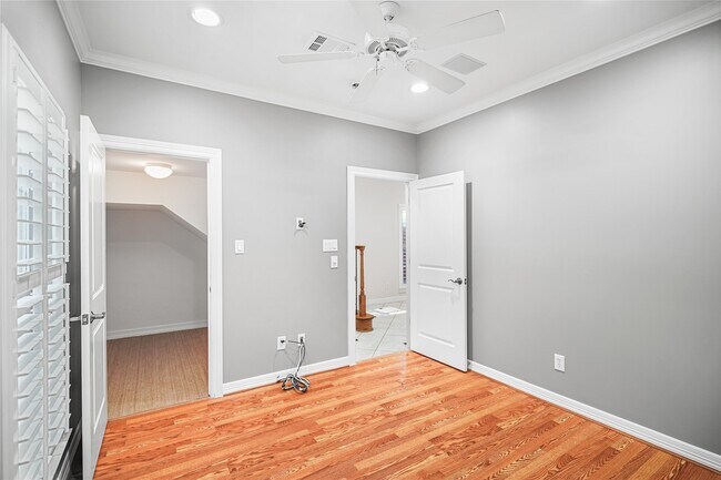 Building Photo - 2150 Bancroft Ln