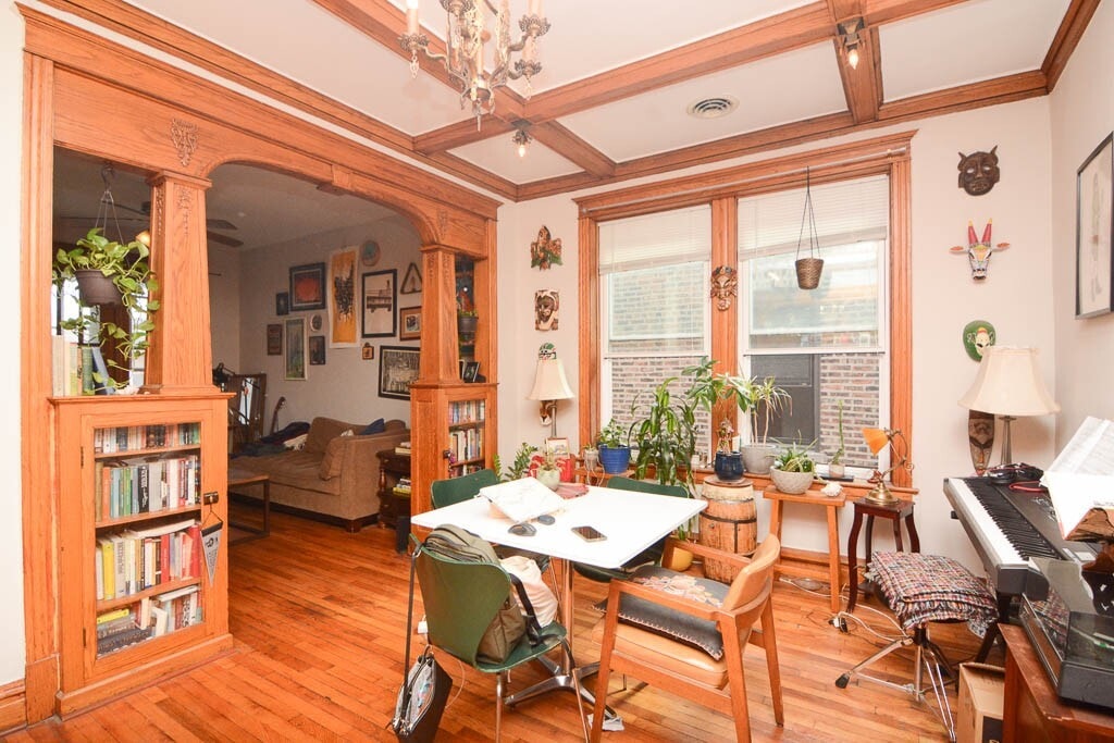 Building Photo - 2637 W Iowa St