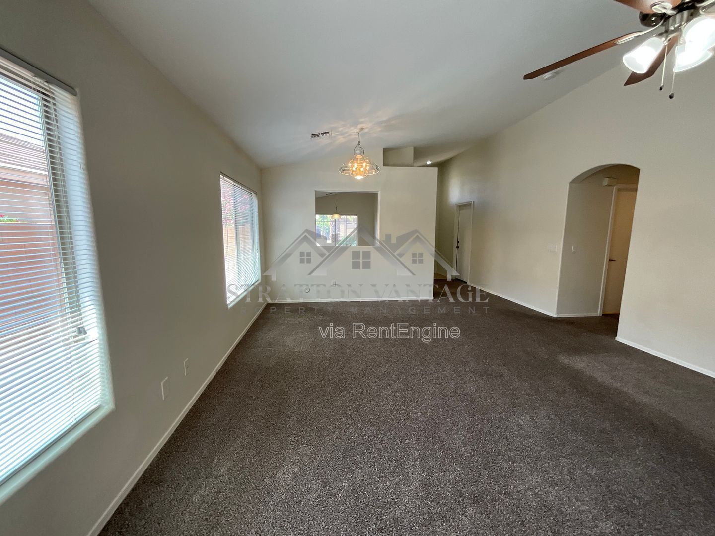Building Photo - 3521 E Juanita Ave