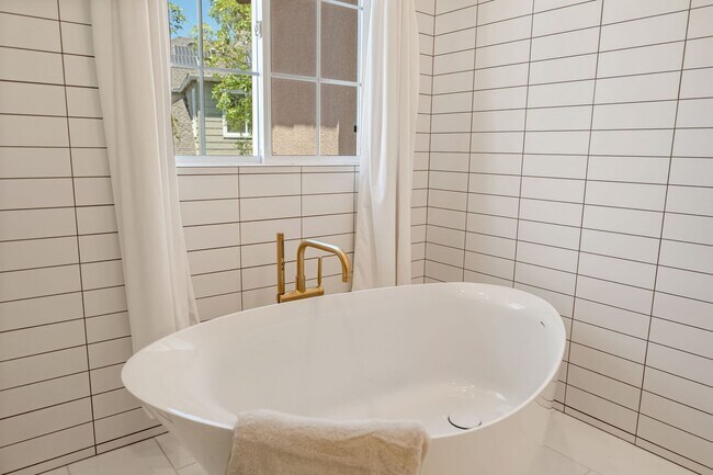 Building Photo - Luxurious French Country Estate in Ladera Ranch – Fully Furnished with Flexible Short-Term Lease ...