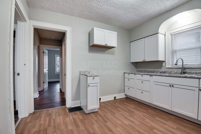 Building Photo - 1732 S 23rd St