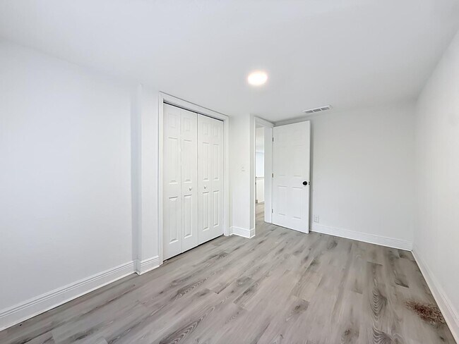 Building Photo - 8414 N 20th St