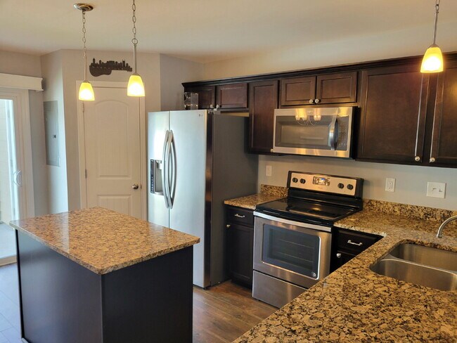 Building Photo - 2 Bedroom Townhome in Goodletsville