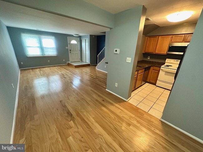 Building Photo - 11 Musicmaster Ct