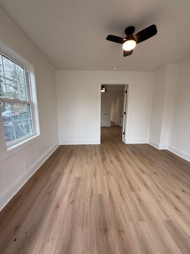 Building Photo - Modern Comfort Meets Charm in This Updated 1-Bedroom Duplex