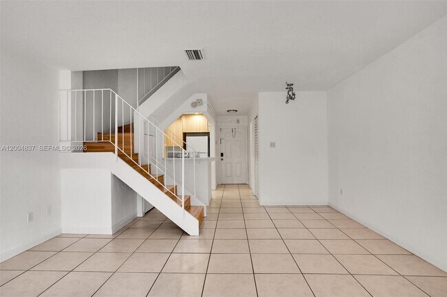 Building Photo - 8650 SW 67th Ave