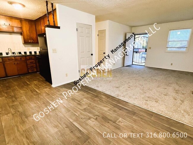 Building Photo - Large Modern Home on a Cu-De-Sac - Lease O...