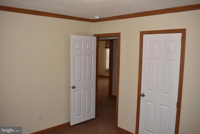 Building Photo - 15334 Skyline Dr