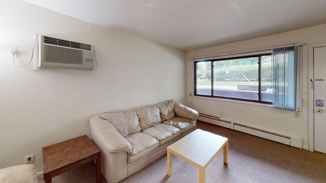 Building Photo - 839 Tappan-839-1