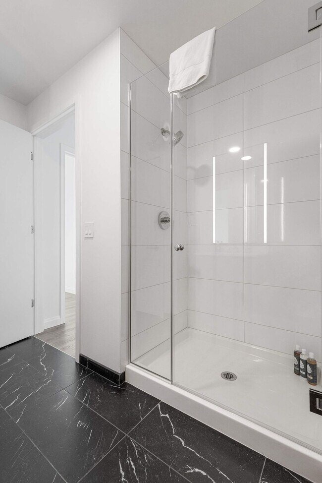 Building Photo - 1000 S Michigan Ave