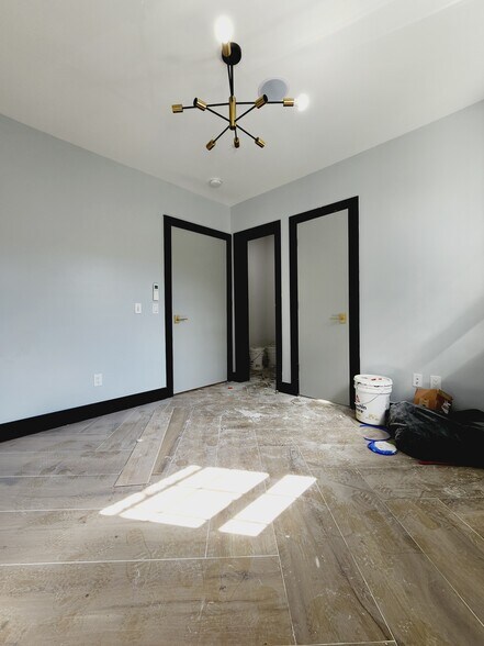 41 Van Wagenen 9 - 46 Van Wagenen Ave