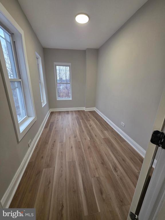 Building Photo - 158 W Green St