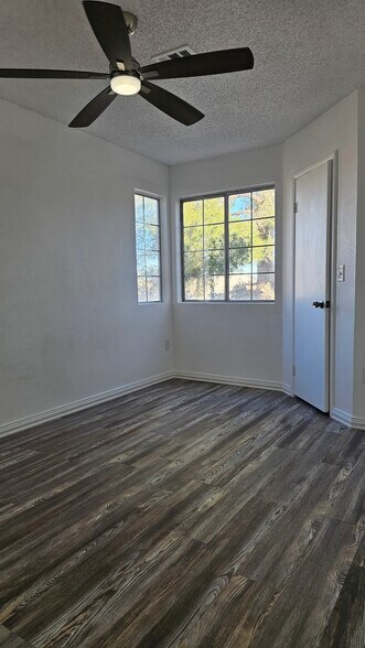 Building Photo - 2229 Goldhill Way