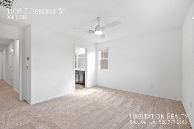 Building Photo - 1008 E Descent St