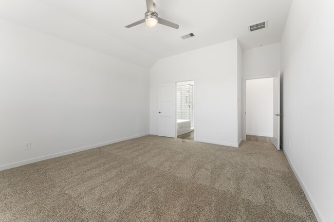 Building Photo - 13340 Bear Creek Ct