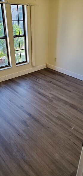 Building Photo - 3317 Hillmont Cir